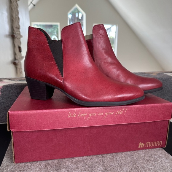 Munro Shoes - Brand New In Box Munro Jackson Rare Red Distressed Leather Booties 9 1/2